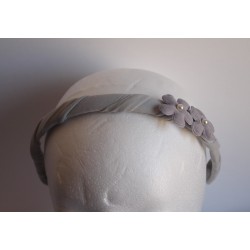 DIADEMA 1.5 CM FLOR GRIS R-...
